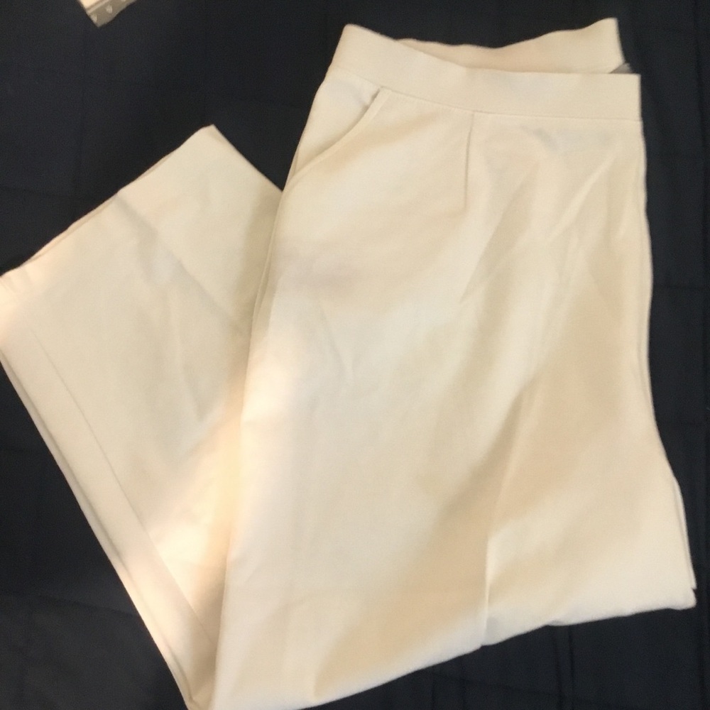 Modern Soul White Wide-Leg Capris